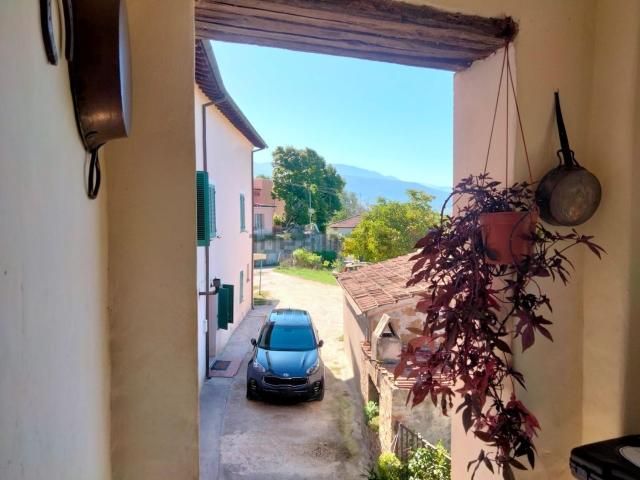 Villetta a schiera in vendita di 226 m² in Via della Chiesa