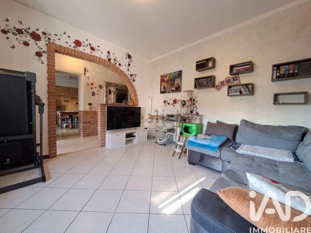 Villetta a schiera in vendita di 226 m² in Via Ex Provinciale Rasa