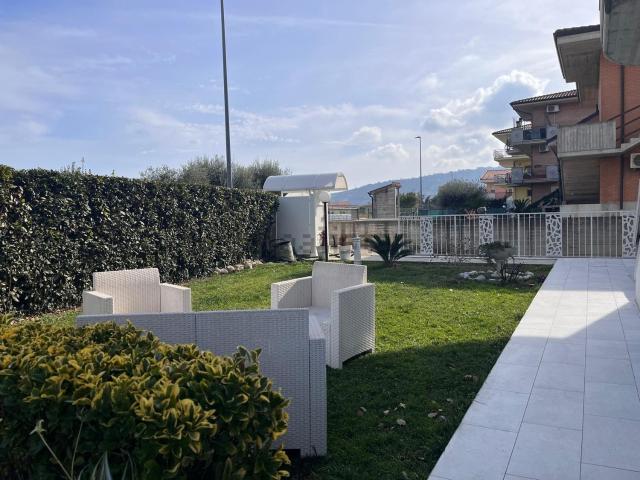 Villetta a schiera in vendita di 226 m² in Via San Bernardino da Siena, 2