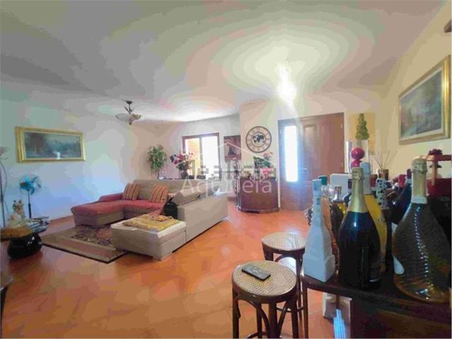 Villetta a schiera in vendita di 226 m² in Via Sila