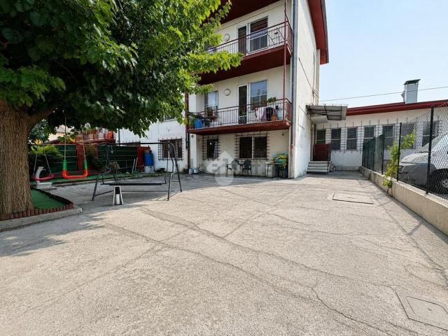 Villetta a schiera in vendita di 227 m² in Via Adige