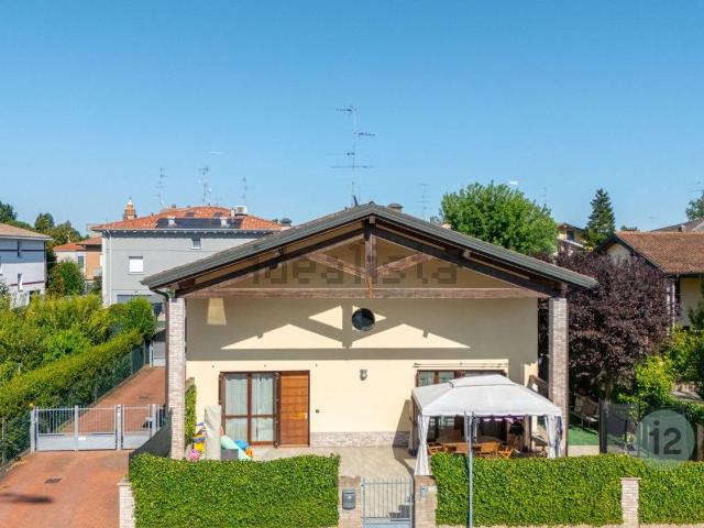 Villetta a schiera in vendita di 228 m² in Via Giove, 3
