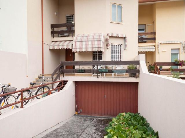 Villetta a schiera in vendita di 228 m² in Via Monte Cimone