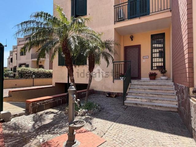 Villetta a schiera in vendita di 228 m² in Via Santa Caterina da Siena, 12