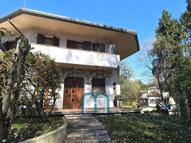Villetta a schiera in vendita di 191 m² in Via Capitanio, 12