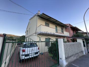 Villetta a schiera in vendita di 230 m² in Via Aterno, 37
