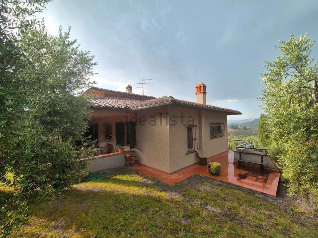 Villetta a schiera in vendita di 230 m² in Via Sasso, 50