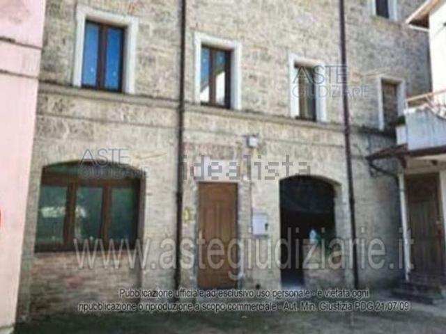Villetta a schiera in vendita di 230 m² in Via Enrico Mattei, 8