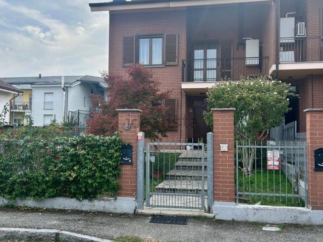 Villetta a schiera in vendita di 230 m² in Via Eugenio Curiel, 20