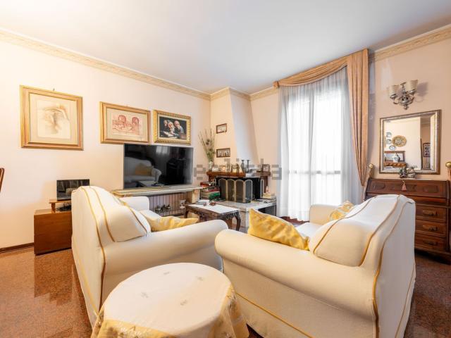 Villetta a schiera in vendita di 230 m² in Via I Maggio, 34