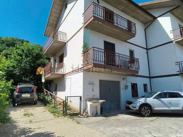 Villetta a schiera in vendita di 230 m² in Via Iseo