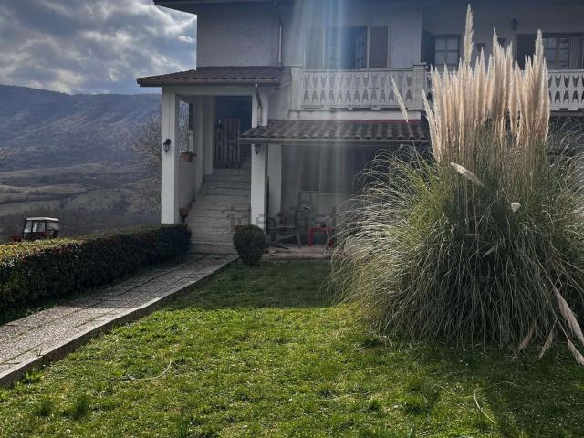 Villetta a schiera in vendita di 230 m² in Via Oriente