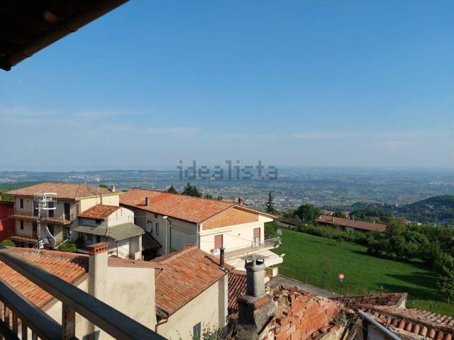 Villetta a schiera in vendita di 230 m² in Via Ronco