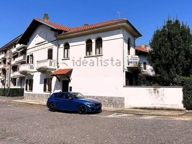 Villetta a schiera in vendita di 230 m² in Via Torino, 47