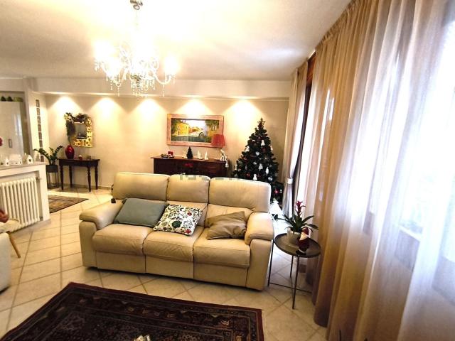 Villetta a schiera in vendita di 230 m² in Via Trieste