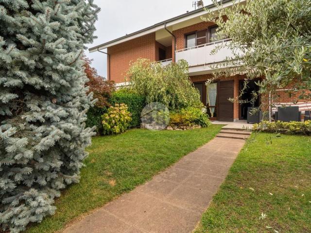 Villetta a schiera in vendita di 230 m² in Via Valdellatorre, 119