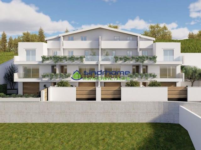 Villetta a schiera in vendita di 230 m² in Via Viticella