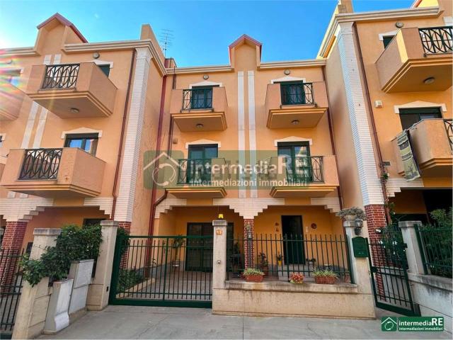Villetta a schiera in vendita di 230 m² in Viale Laboccetta, 202