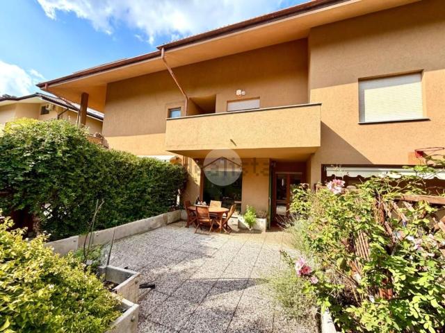 Villetta a schiera in vendita di 230 m² in Corso Laghi, 81