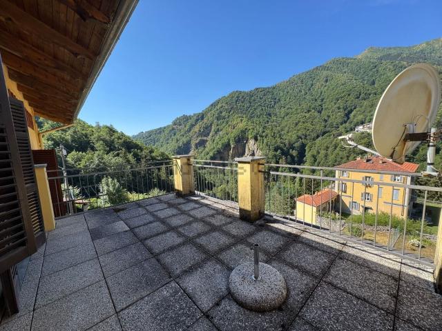 Villetta a schiera in vendita di 230 m² in Frazione Romani, 21