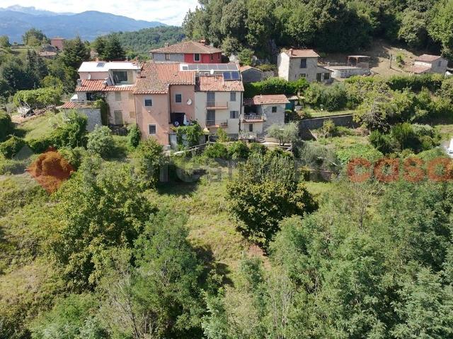 Villetta a schiera in vendita di 230 m² in Località le pianelli, 4