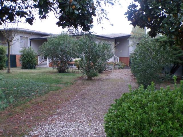 Villetta a schiera in vendita di 230 m² in Strada Imola, 16