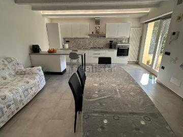 Villetta a schiera in vendita di 231 m² in Via Alessandro Manzoni