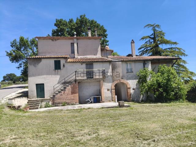 Villetta a schiera in vendita di 231 m² in Via Giacomo Matteotti