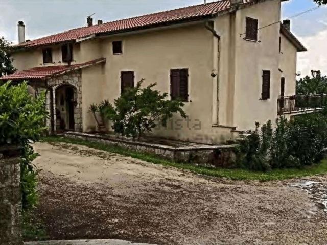 Villetta a schiera in vendita di 231 m² in Località I Poderi