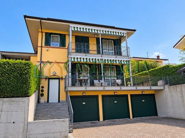 Villetta a schiera in vendita di 232 m² in Via Costa, 7
