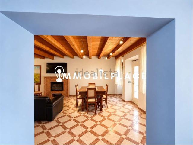 Villetta a schiera in vendita di 232 m² in Via Murari