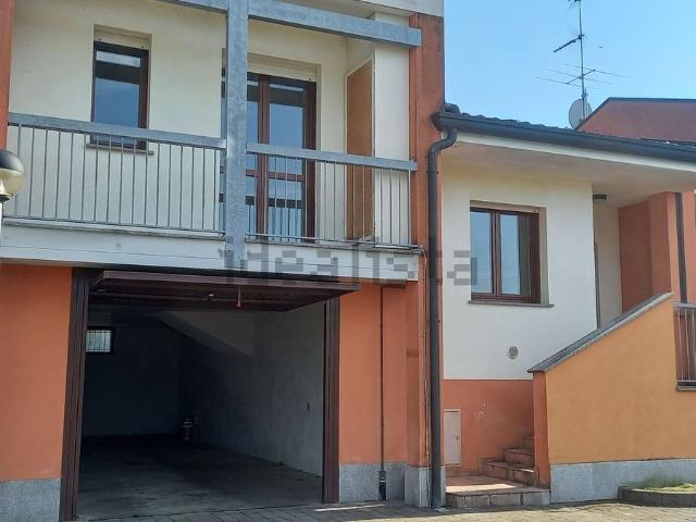 Villetta a schiera in vendita di 110 m² in Via delle Industrie, 48