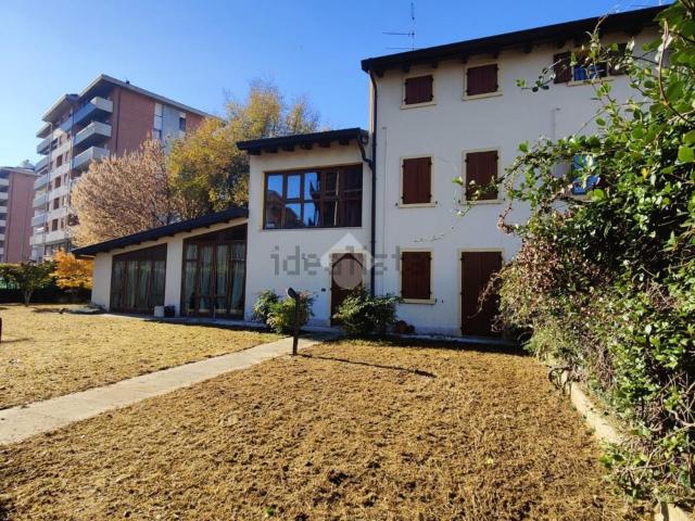 Villetta a schiera in vendita di 233 m² in Via Luigi Negrelli, 83