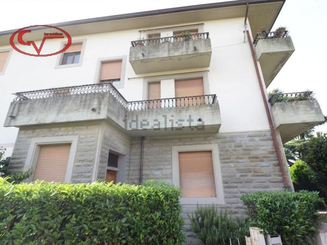 Villetta a schiera in vendita di 234 m² in Via Ammiraglio Burzagli