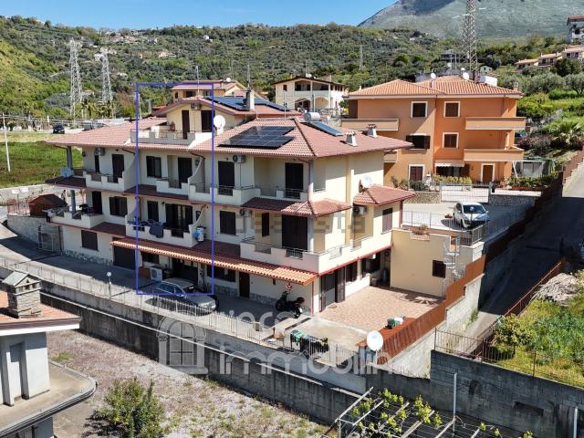 Villetta a schiera in vendita di 234 m² in Contrada Lago