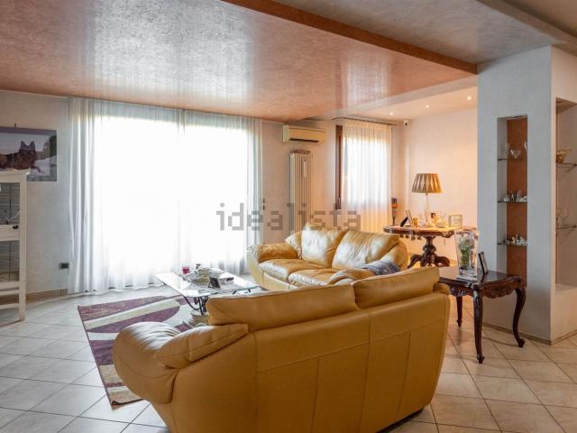 Villetta a schiera in vendita di 235 m²