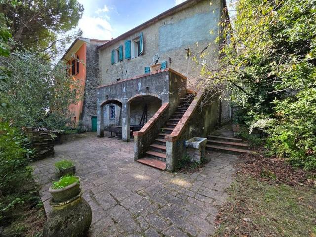 Villetta a schiera in vendita di 235 m² in Via Arabella