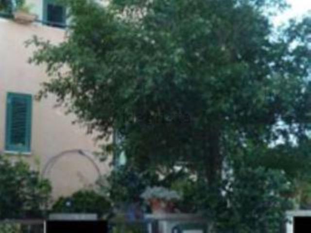 Villetta a schiera in vendita di 235 m² in Via dei Garofani, 4
