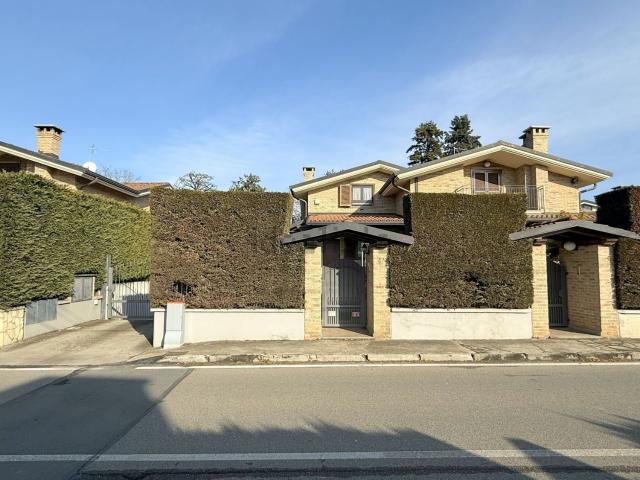 Villetta a schiera in vendita di 235 m² in Via Monginevro