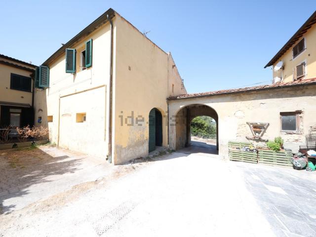 Villetta a schiera in vendita di 236 m² in Via Comunale
