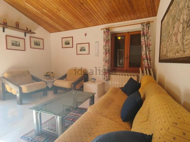 Villetta a schiera in vendita di 236 m² in Via della Garfagnana