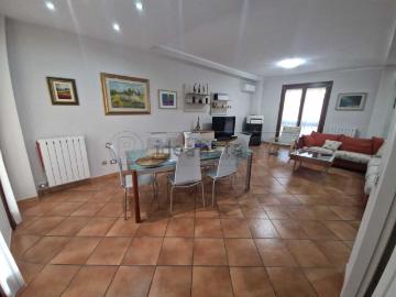 Villetta a schiera in vendita di 237 m² in Via Ugo Fornasari