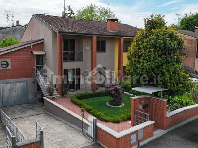 Villetta a schiera in vendita di 237 m² in Via Ugo Fornasari, 11