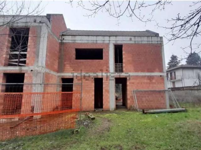 Villetta a schiera in vendita di 238 m² in Via Isabella Chiodi, 18