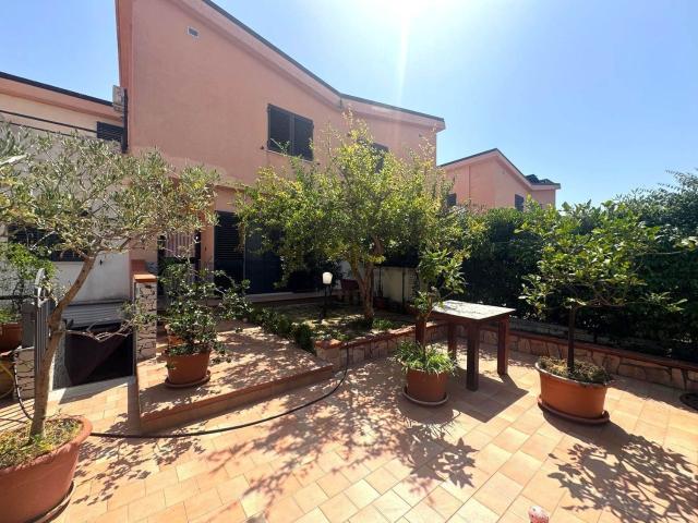 Villetta a schiera in vendita di 240 m²