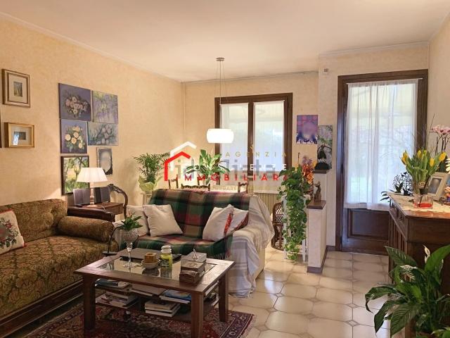 Villetta a schiera in vendita di 240 m² in Via Cicogna