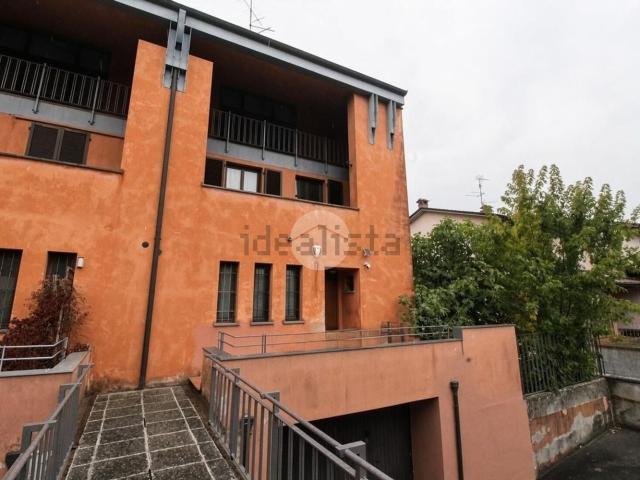 Villetta a schiera in vendita di 240 m² in Via G. Menconi