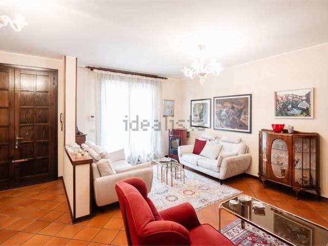Villetta a schiera in vendita di 240 m² in Via Galileo Galilei