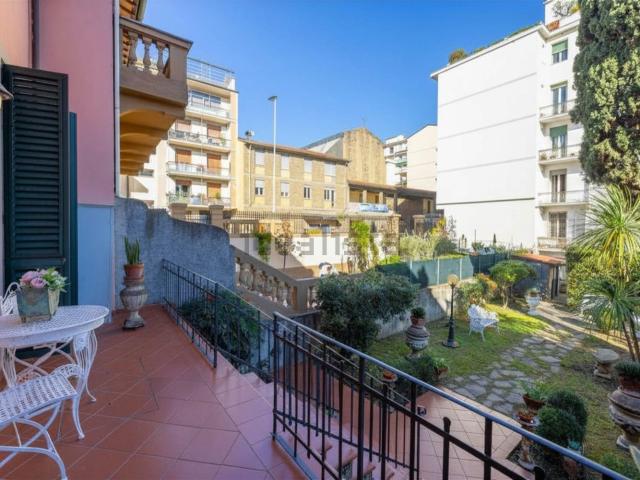 Villetta a schiera in vendita di 240 m² in Via Giuseppe Galliano