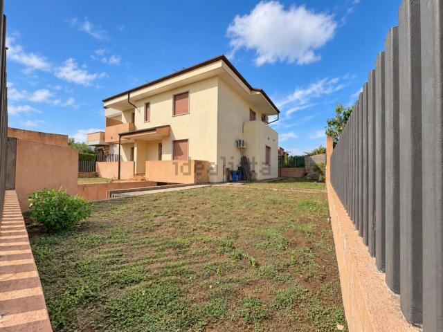 Villetta a schiera in vendita di 240 m² in Via Giacomo Puccini